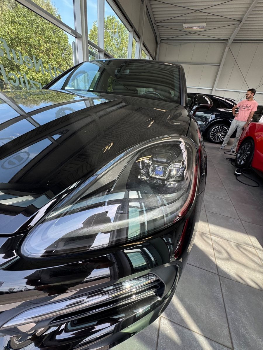 Fahrzeugabbildung Porsche Cayenne E-Hybrid/Innodrive/Panodach/