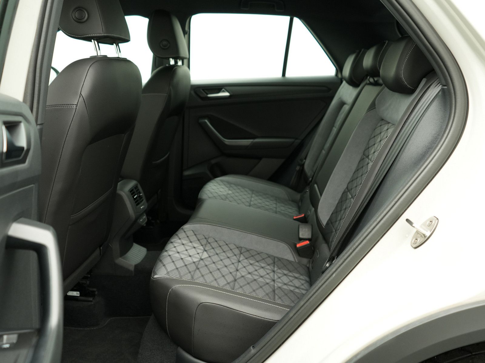 Volkswagen T-Roc - Bild 17