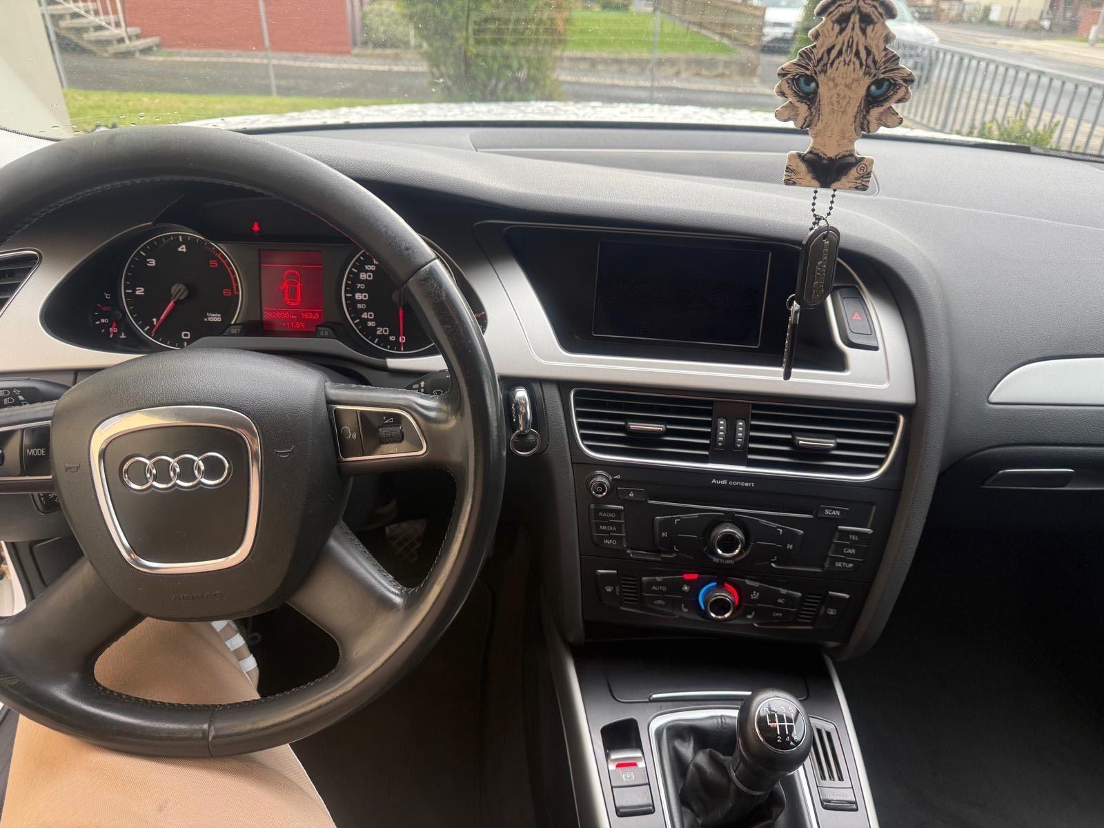 Audi A4 2009 — photo 5