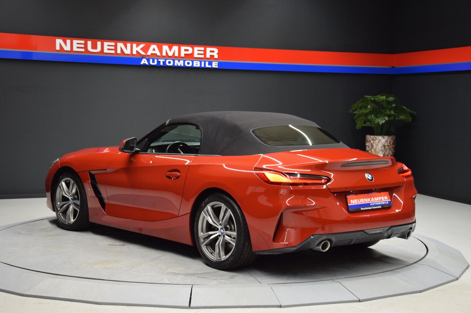Fahrzeugabbildung BMW Z4 Roadster sDrive 20 i M-Sport Leder HuD Kamera