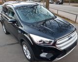 Ford Kuga Titanium 1,5i Klima SHZ Navi Bi-Xenon LMF17 - Ford Kuga: Van