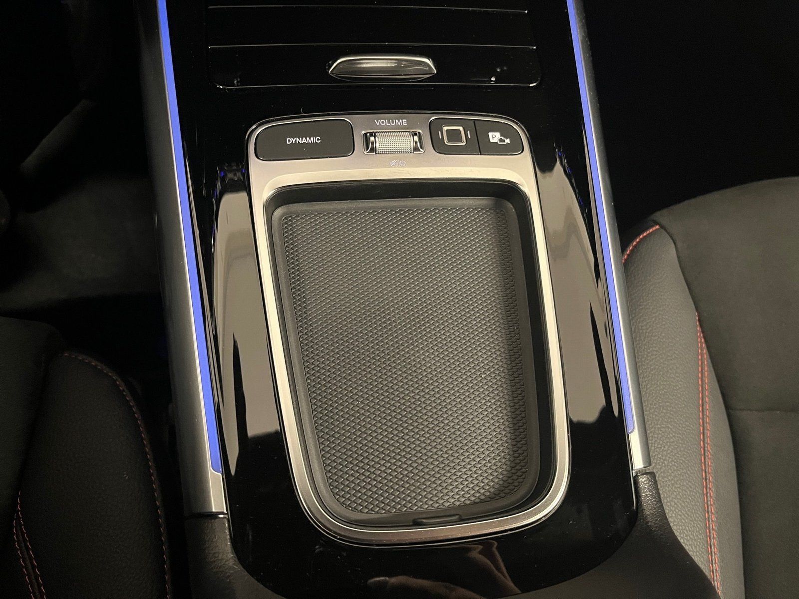 Fahrzeugabbildung Mercedes-Benz GLA 200 AMG*LED*Totwinkel*Kamera*Easy-Pack*MBUX*