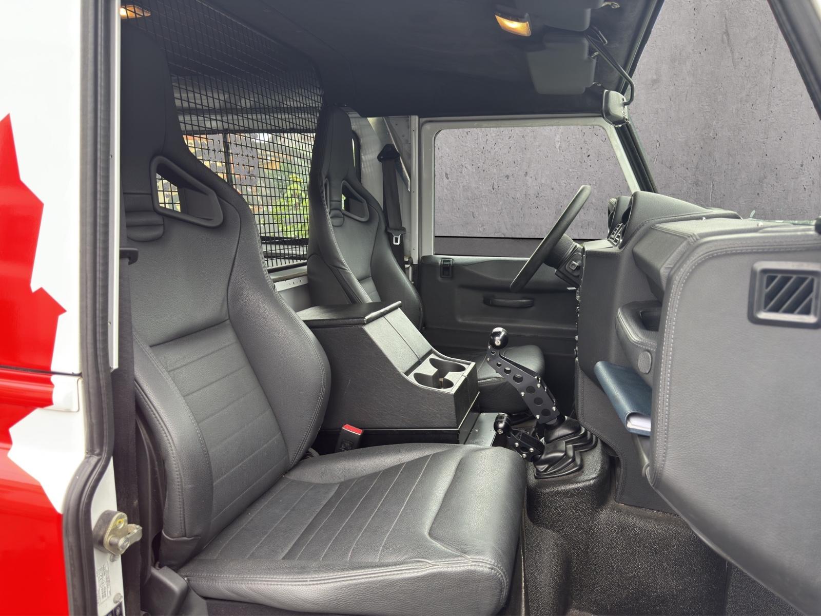 LAND ROVER DEFENDER 90 E BOWLER EDITION CHAUFFAGE STATIONNAIRE 150 CH 4X4 BVM - PACK SPORT - VOLANT EN CUIR