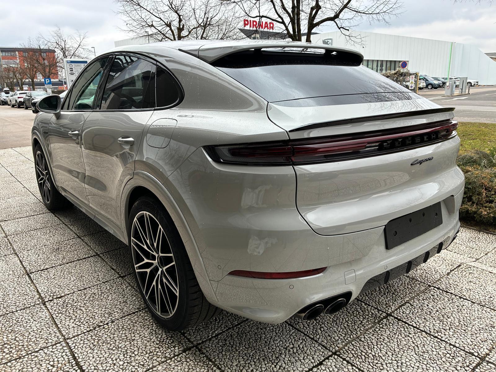 Porsche Cayenne E-Hybrid Coupe Black Edition,2026