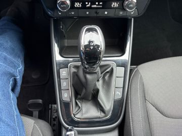 Fahrzeugabbildung SKODA Fabia 1.0 TSI DSG Selection Navi ACC LHZ SHZ uvm