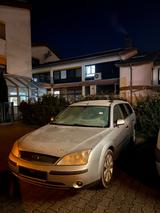 Ford Mondeo 1.8 92 kW Ghia Ghia - Ford Mondeo aus 2002: Ghia