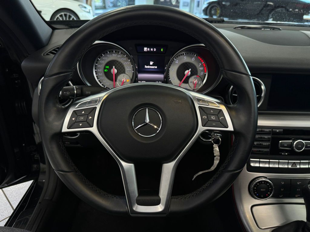 Mercedes-Benz SLK 350 AMG*Autom.*Leder*Xenon*Airscarf 