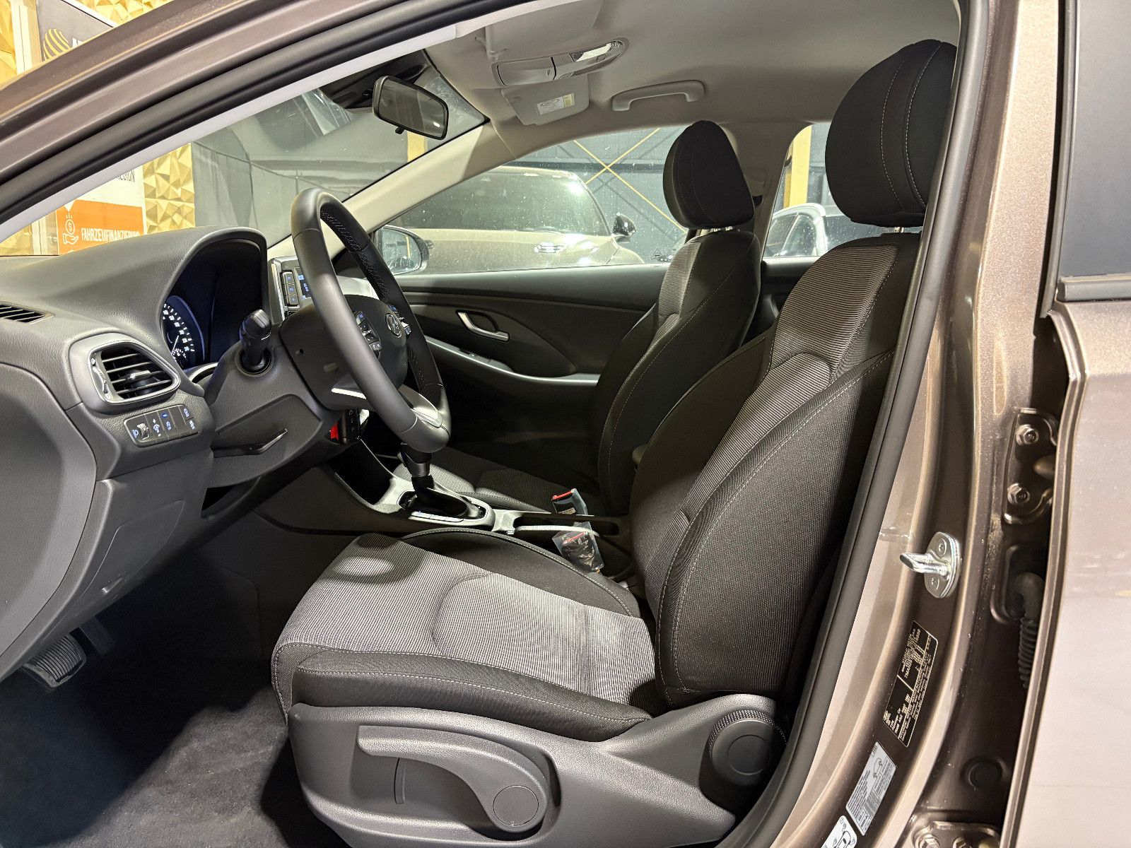 Fahrzeugabbildung Hyundai i30 Select Mild-Hybrid/PDC/DAB/SHZ/KLIMA/TEMPOMA