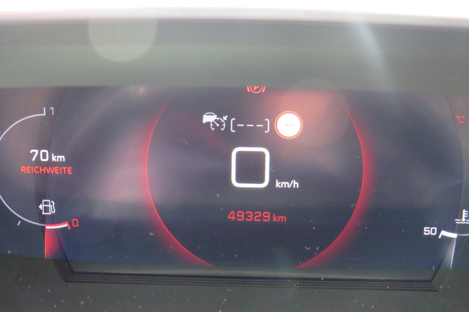 Fahrzeugabbildung Peugeot 2008 GT 1.2 PURETECH NAVI KAMERA PDC ACC 1.HAND