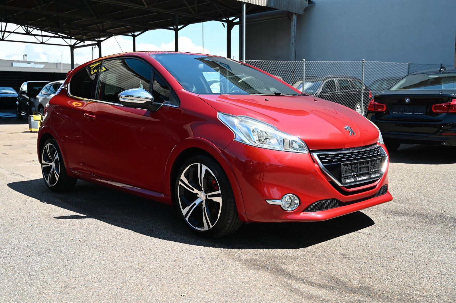 PEUGEOT 208