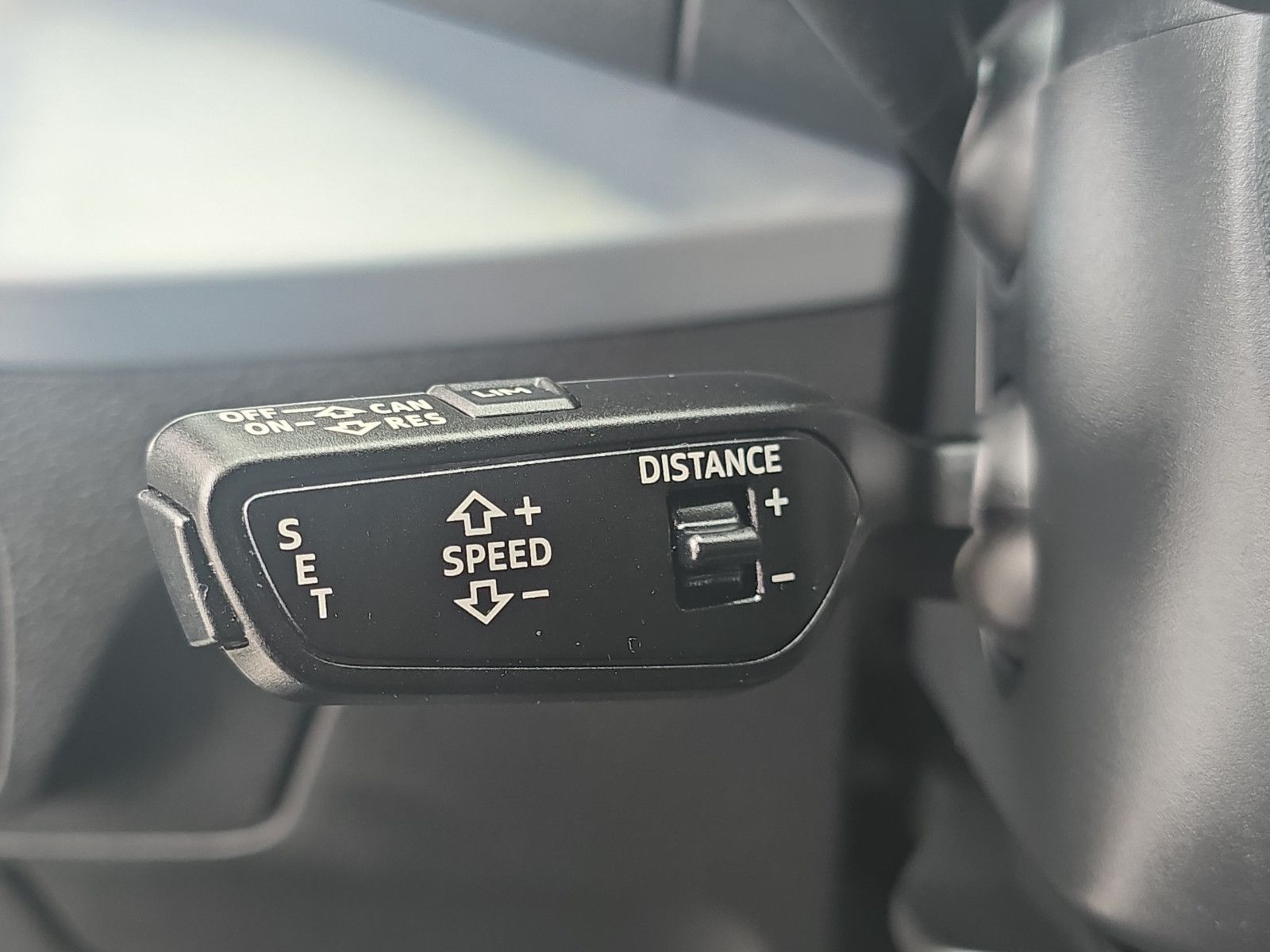 Fahrzeugabbildung Audi Q2 sport ultra  KLIMA PDC SHZ KAMERA SPURASISTEN