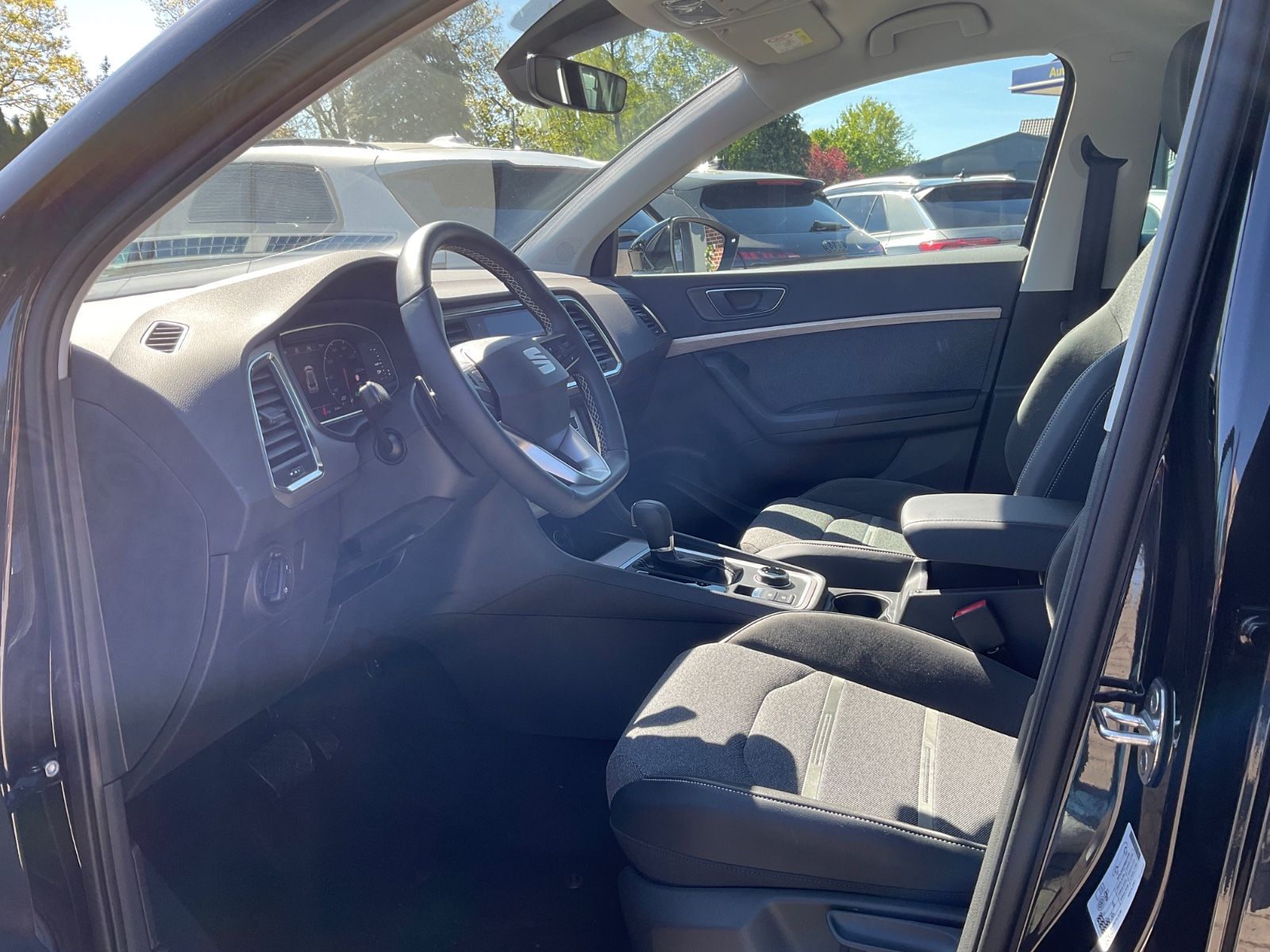 Fahrzeugabbildung SEAT Ateca 1.5 TSI Xperience DSG,LED,Kamera,Navi,GJR