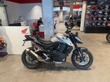 Honda CB750 Hornet mit Quickshifter *Service neu* - HONDA CB