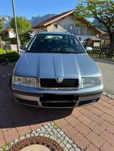 Skoda Octavia 1.6 Tour Combi Tour - Skoda Octavia aus 2006: Tour