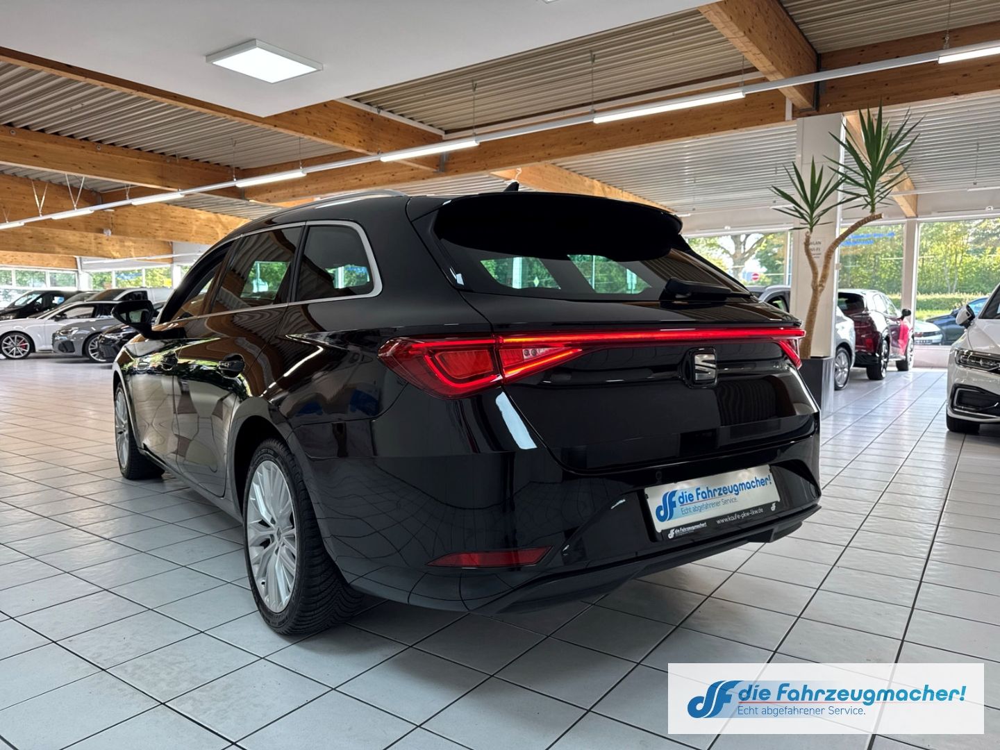 Fahrzeugabbildung SEAT Leon Sportstourer Xcellence e-HYBRID 1.4 EU6d Na