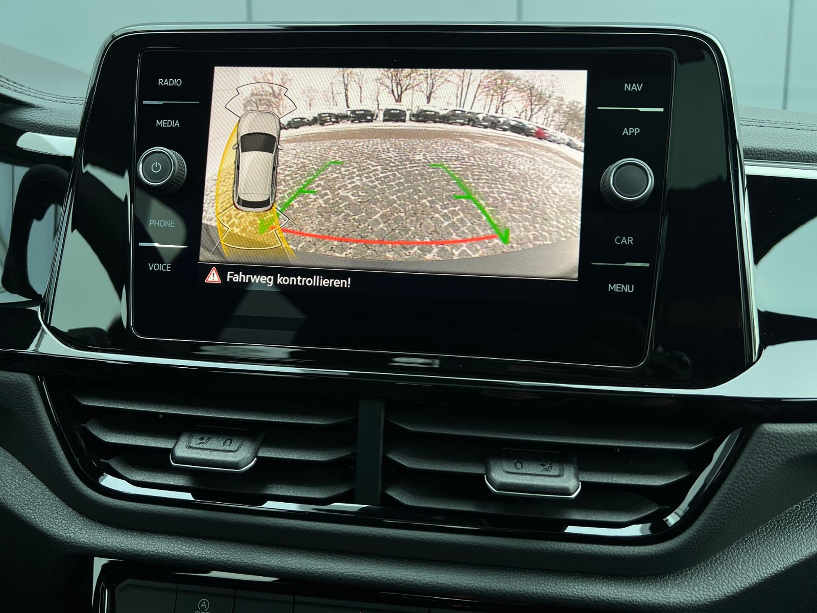 Fahrzeugabbildung Volkswagen T-Roc R-Line 1.5 TSI DSG *Black Style, AHK, Pano