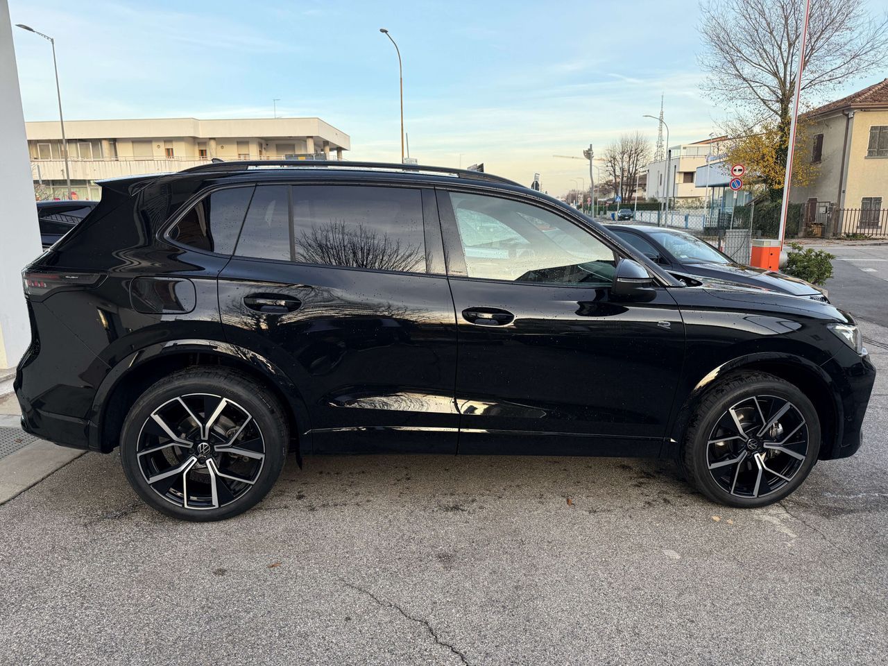 Volkswagen Tiguan Tiguan 2.0 tdi R-Line Plus 4mo imagem 2