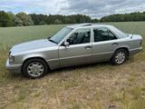Mercedes-Benz Mercedes W124 E260  Klima SSD Autom Leder ... - Mercedes-Benz E 260 aus 1992