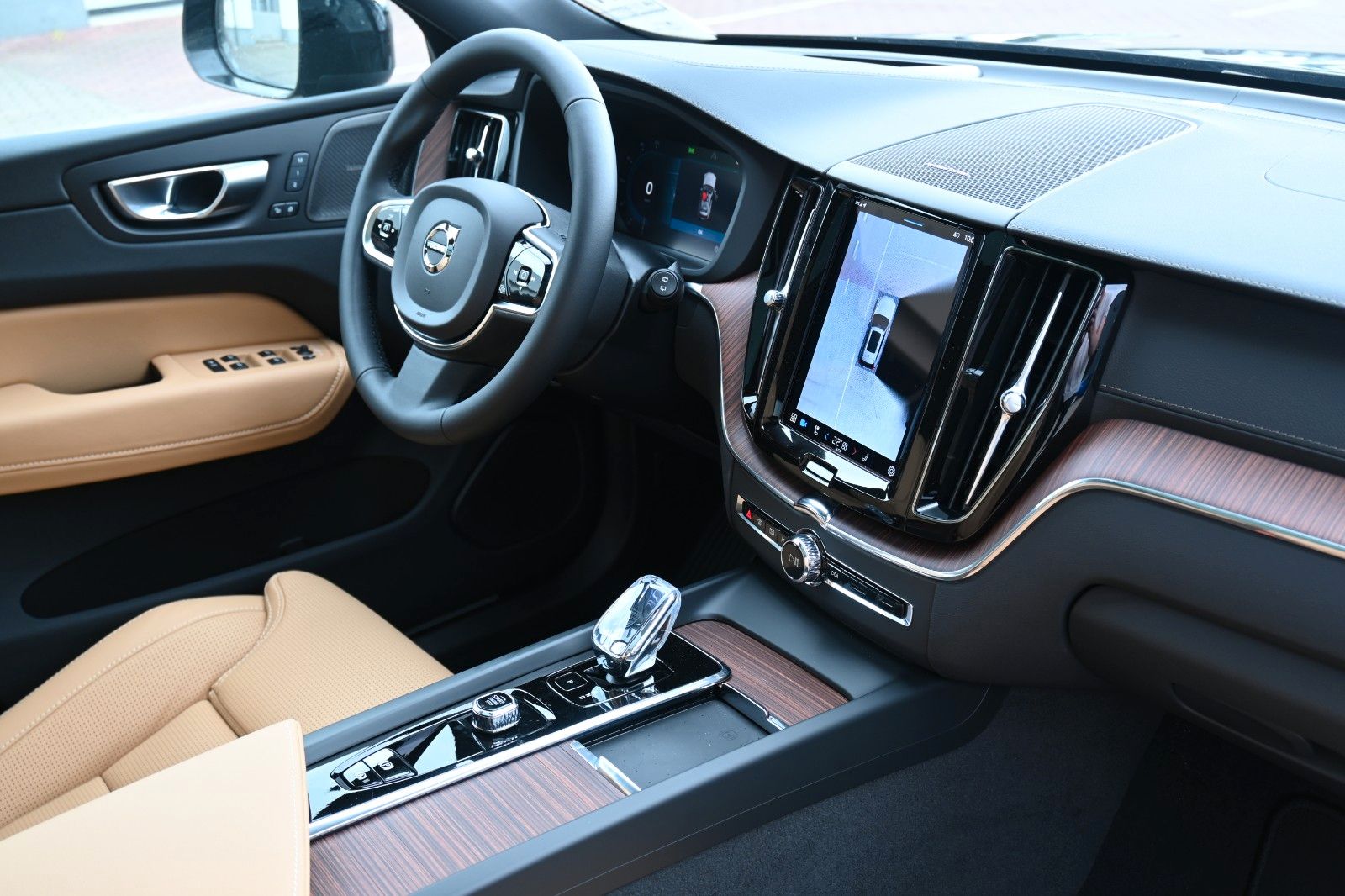 Fahrzeugabbildung Volvo XC60 B4 D AWD Ultimate Dark*STDHZG*360°*LUFT*ACC