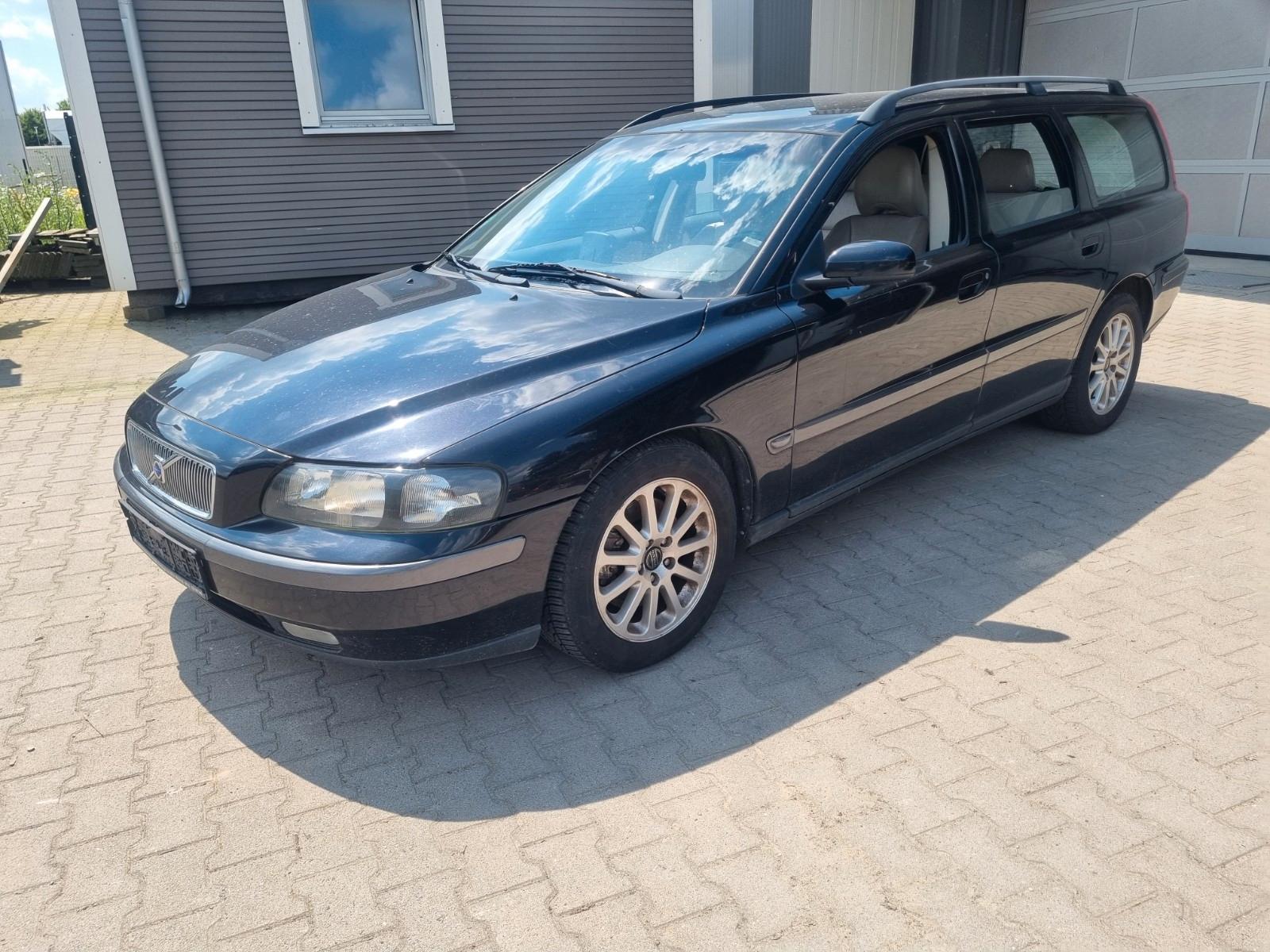 Volvo V70 2.4 D5 Comfort  LEDER KLIMA Anhängerkupplung