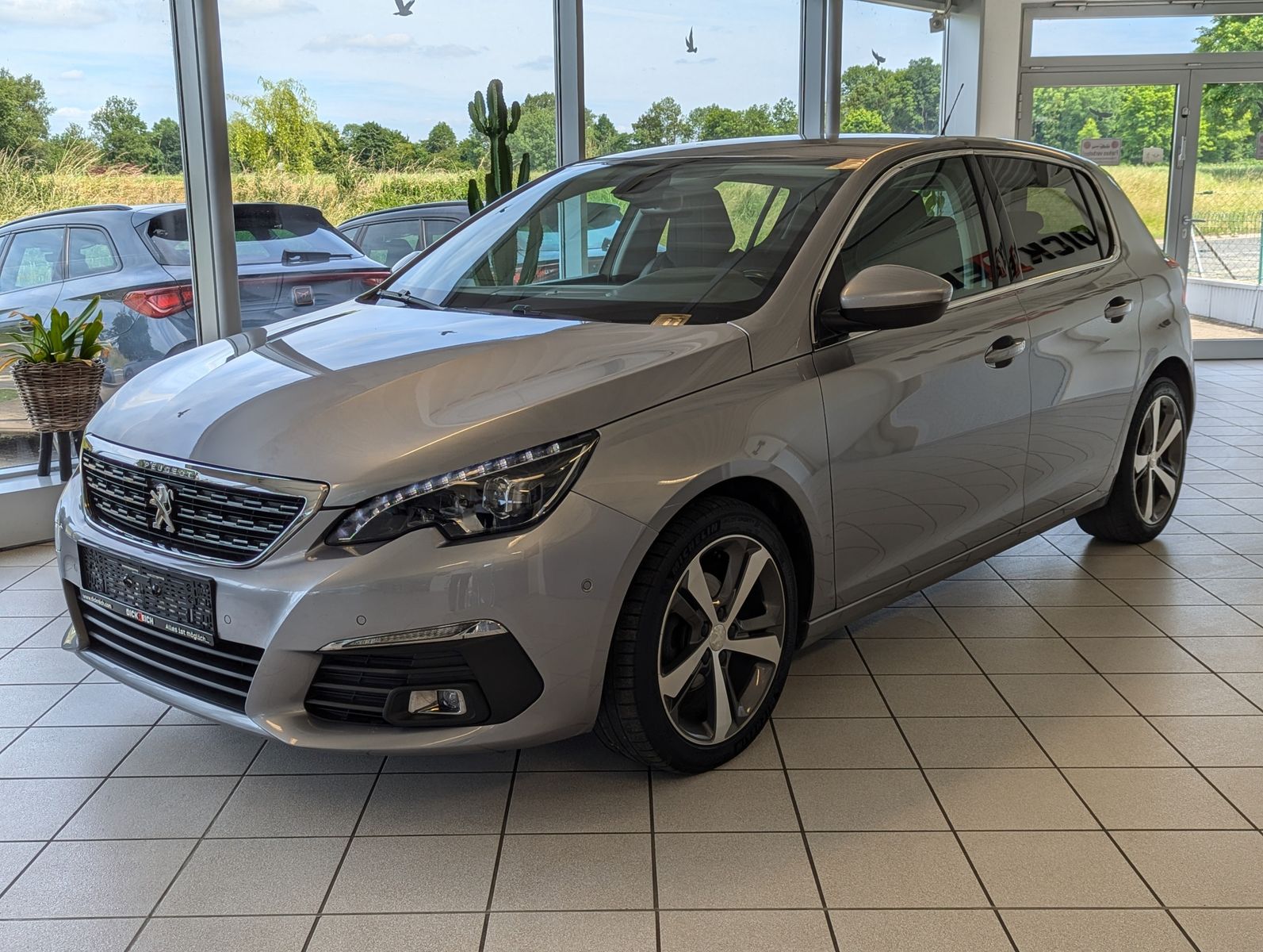PEUGEOT 308 1.2 e-THP Allure Full-LED-Paket Kamera Navi+ - Image 3
