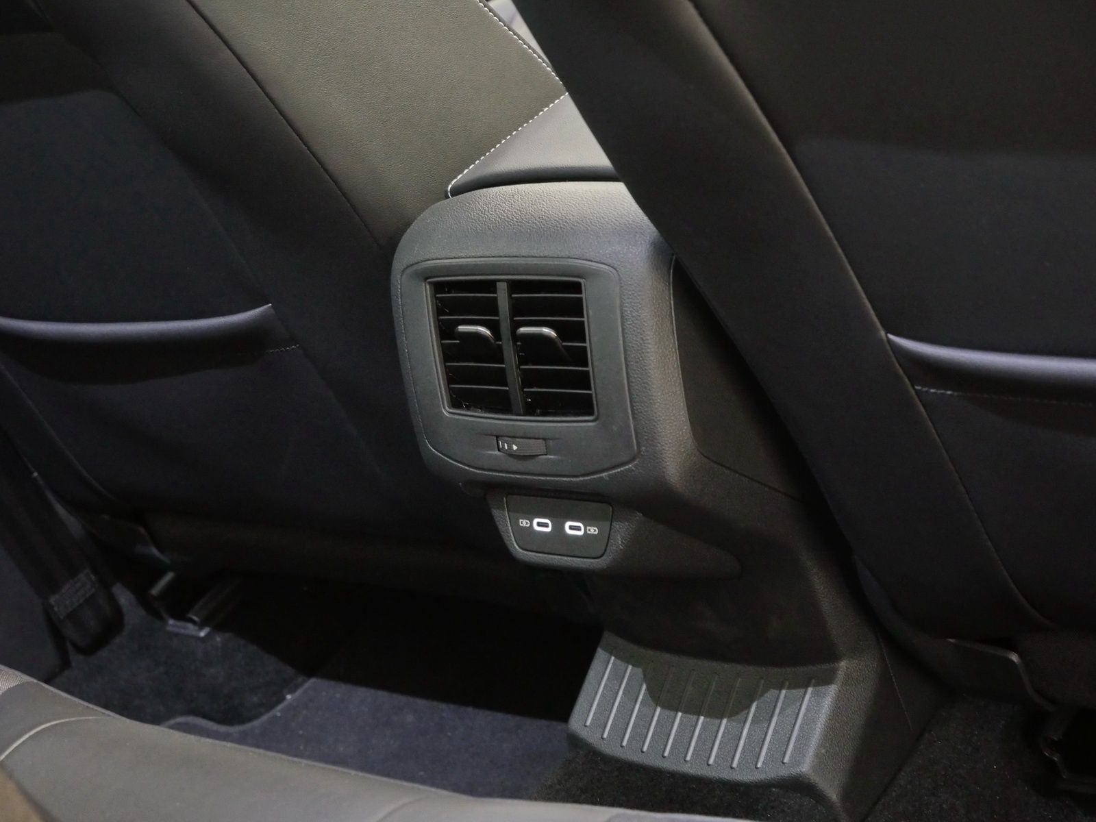 Volkswagen T-Roc - Bild 17