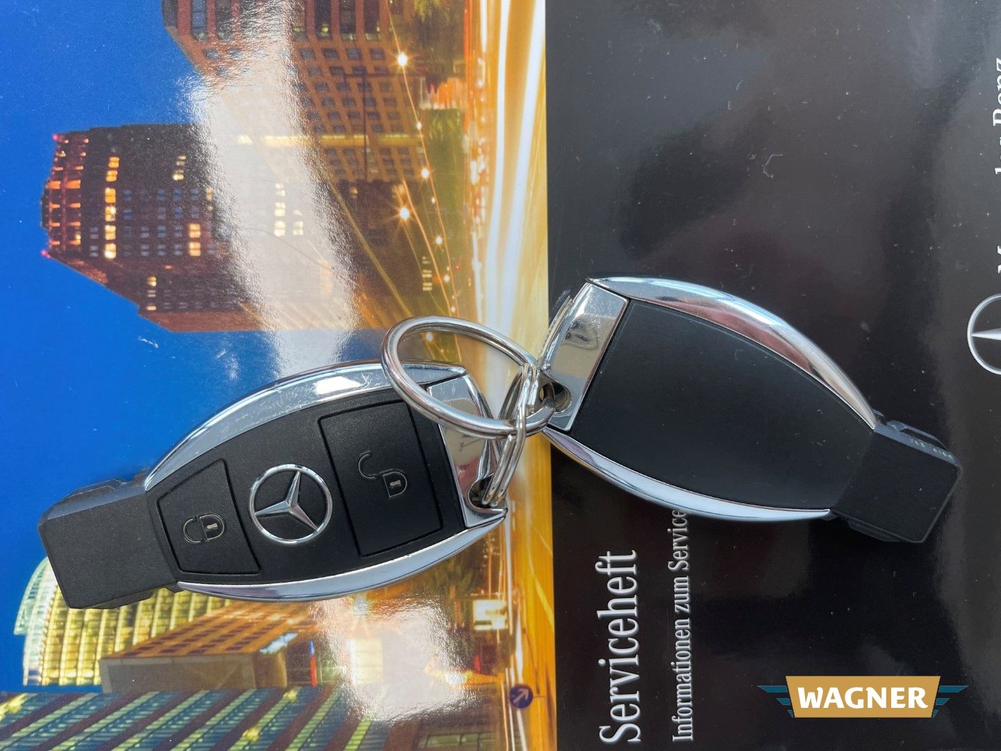 Fahrzeugabbildung Mercedes-Benz B 180 Pano Kamera Navi PDC SHZ Klimaautomatik
