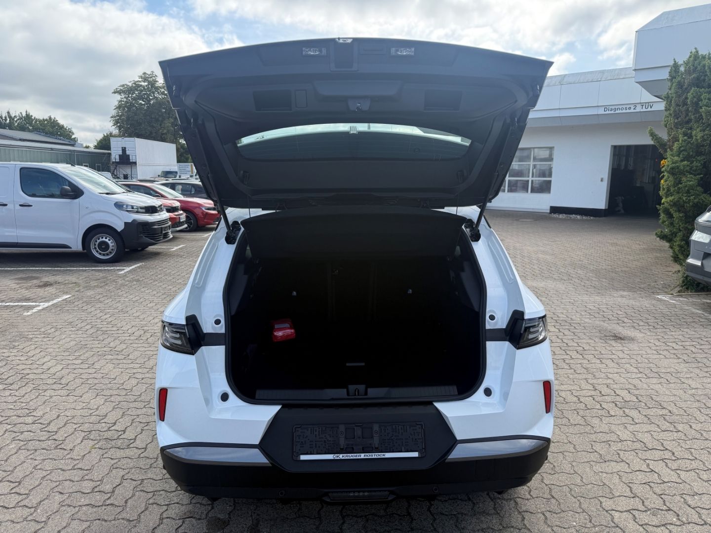 Fahrzeugabbildung Opel Grandland 1.2 Edition SHZ+LHZ+Kamera+Allwetter