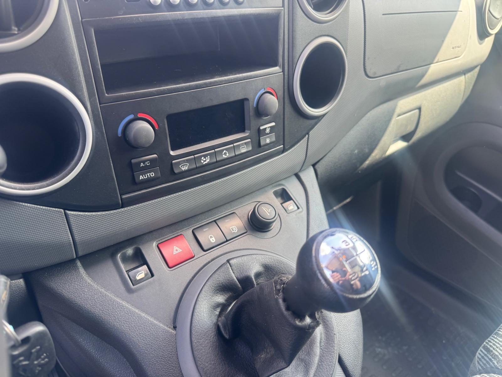 Peugeot Partner L1 Komfort*1.HAND*ZAHNR.+WP NEU*KLIMAAUT