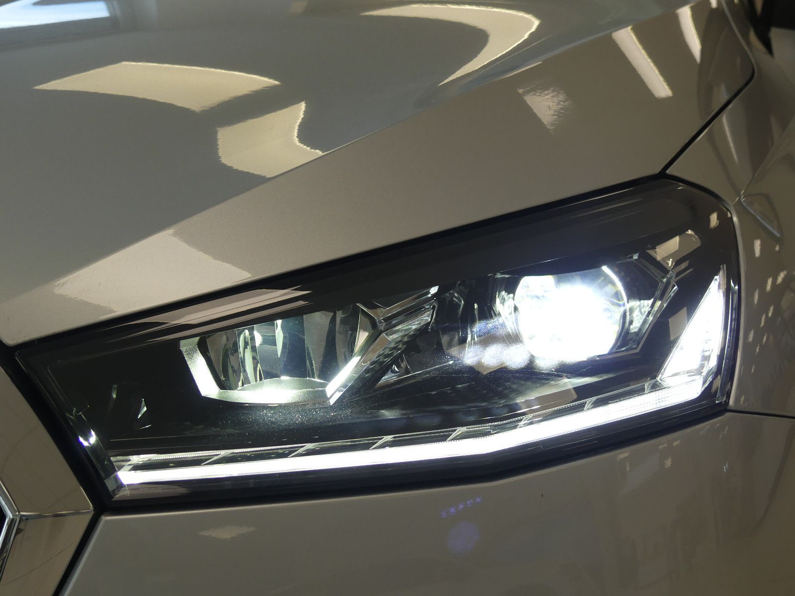 Fahrzeugabbildung SKODA Fabia 1.0l TSI DSG Drive *AHK*LED*ACC*Smartlink*