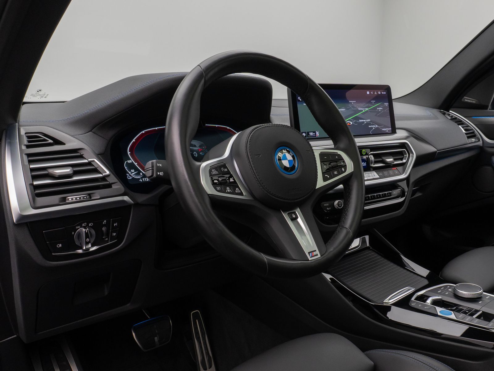 Fahrzeugabbildung BMW iX3 Impressive M Sport Pano 360°HUD DAB H/K 20"