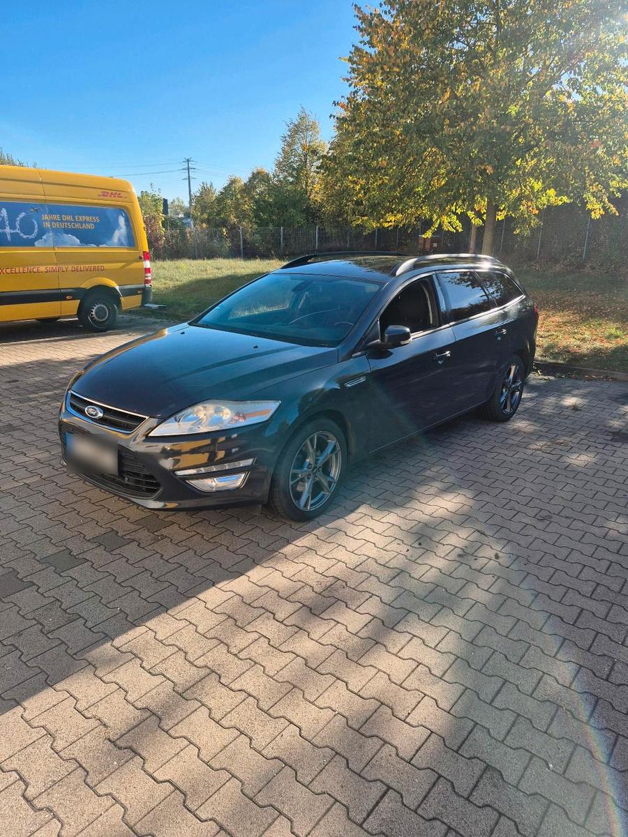 Ford Mondeo 2011 — photo 12