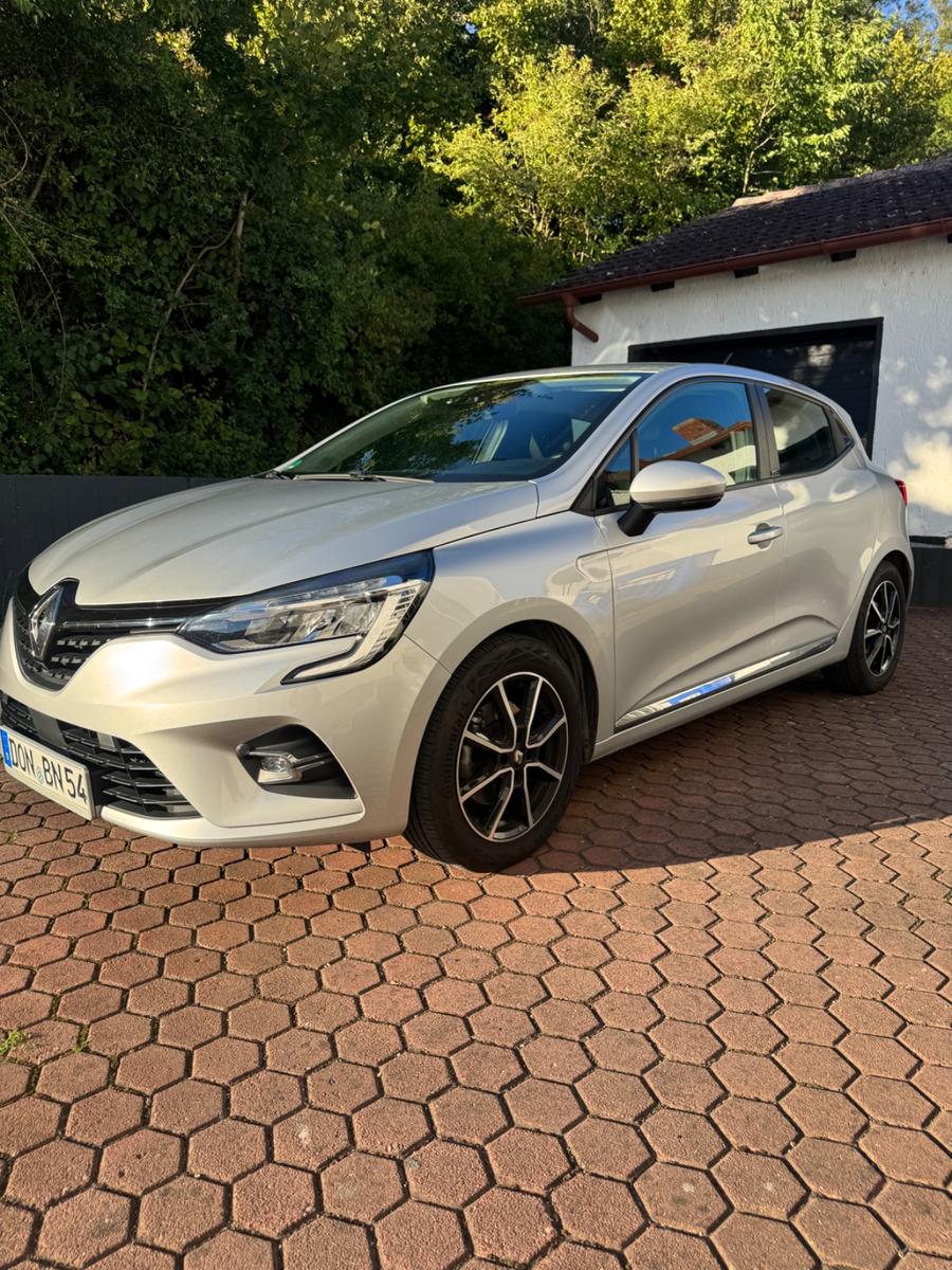 Renault Clio E-Tech Hybrid TÜV-Service Neu