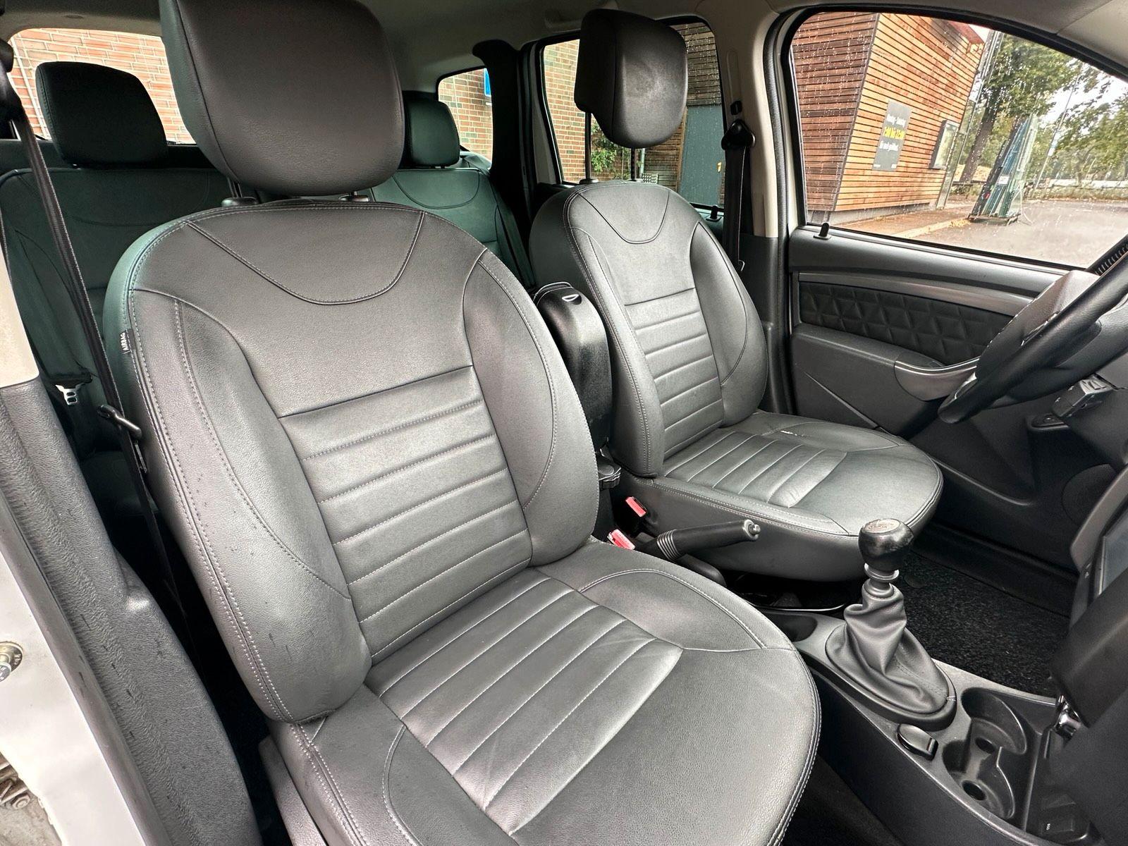 Dacia Duster 2015 — photo 13