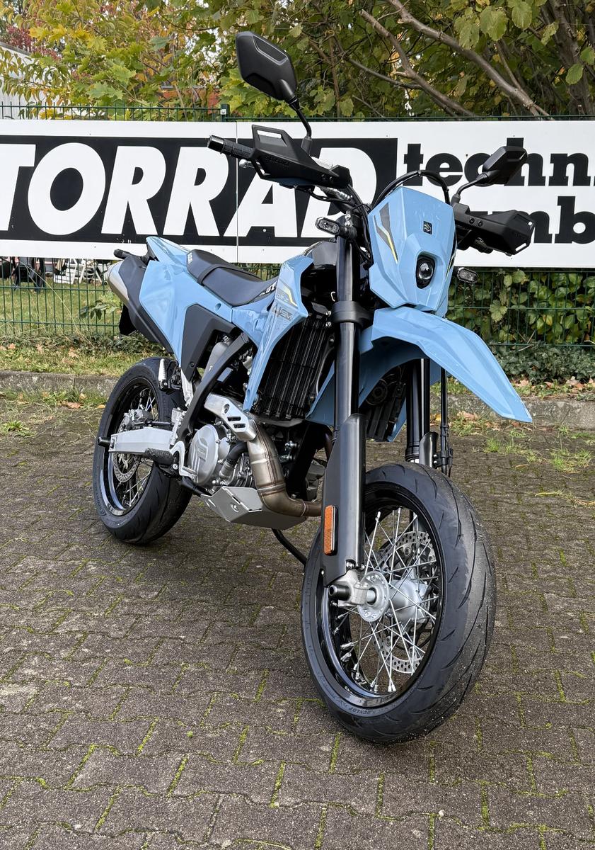 Suzuki DR-Z400SM DR-Z4SM  First Edition  1 von 50!!