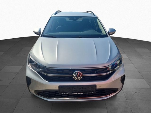 Fahrzeugabbildung Volkswagen Taigo 1,5 TSI LIFE AHK SHZ IQ.DRIVE KEYLESS LED
