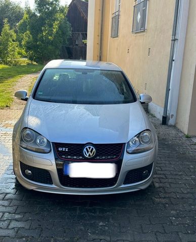 Volkswagen VW Golf GTI Pirelli Edition