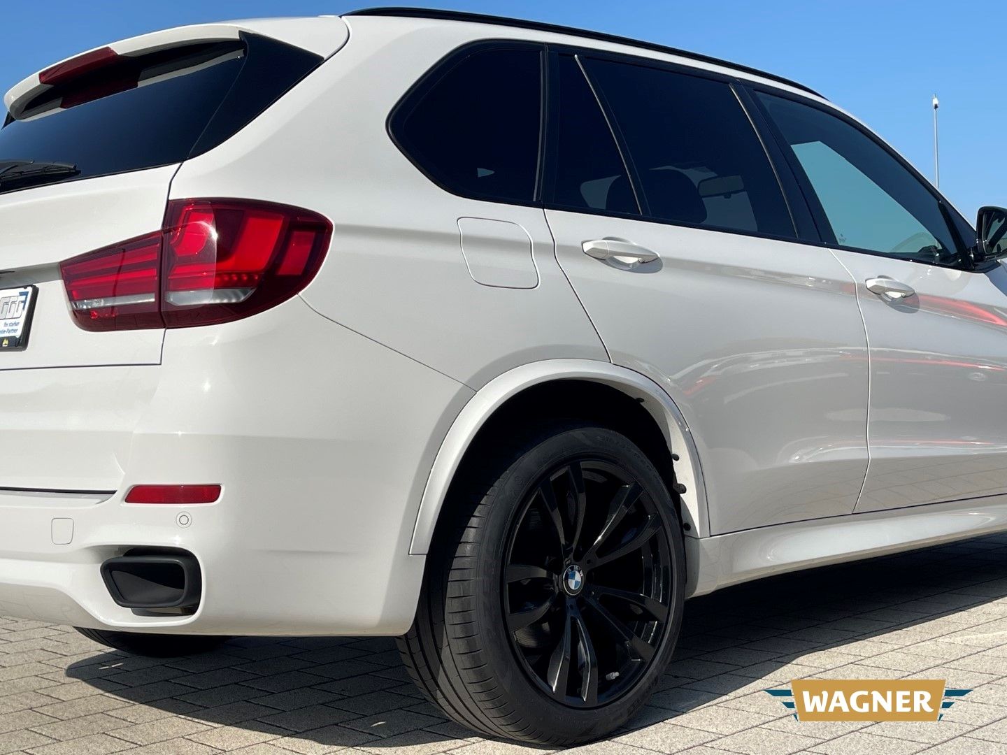Fahrzeugabbildung BMW X5 xDrive 30 d M-Sport Standheizung Keyless
