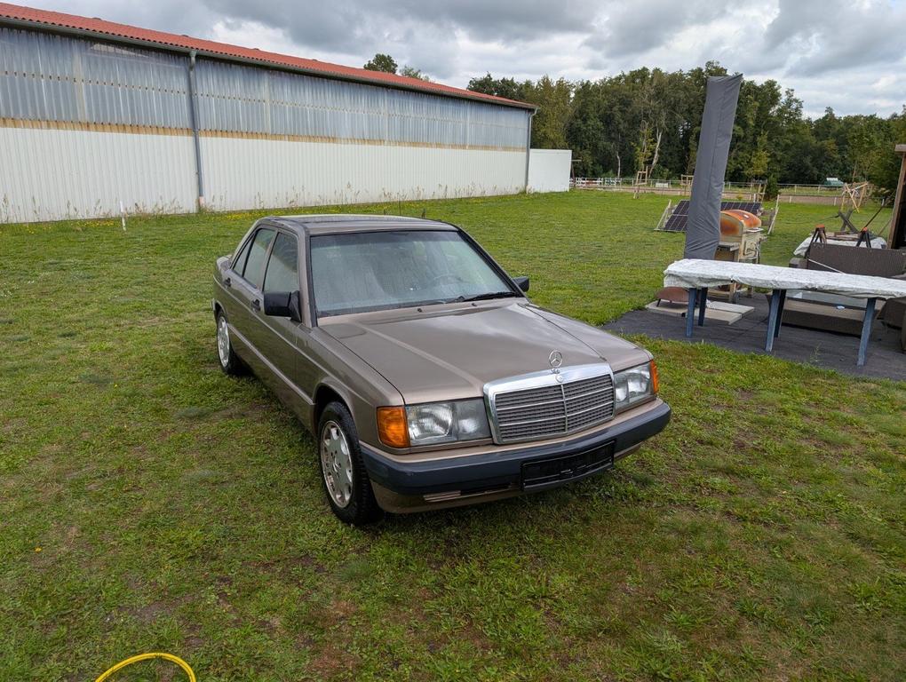 Mercedes-Benz 190