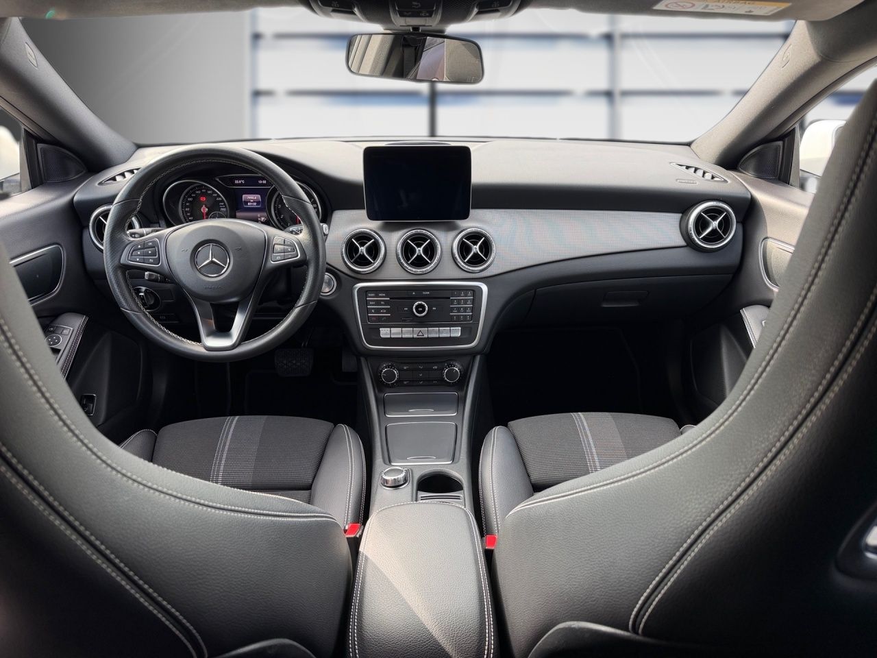 Fahrzeugabbildung Mercedes-Benz CLA 180 SB AUT LM SoundSys Teilled.