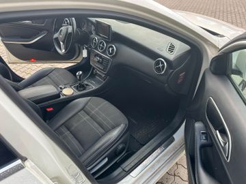 Mercedes A 180 - 9