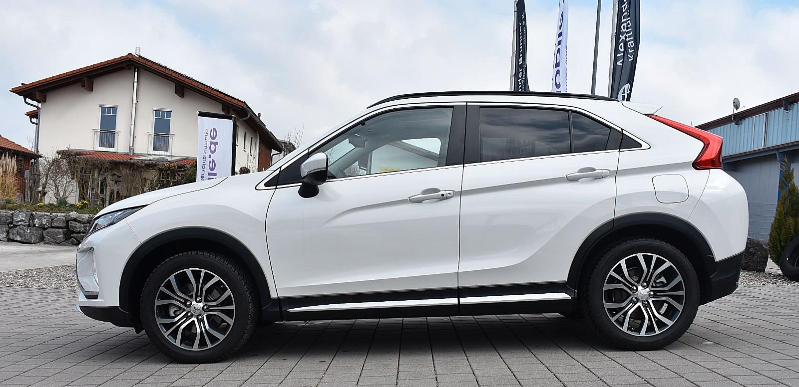 Mitsubishi Eclipse Cross 4WD / Pano / AHK / Leder