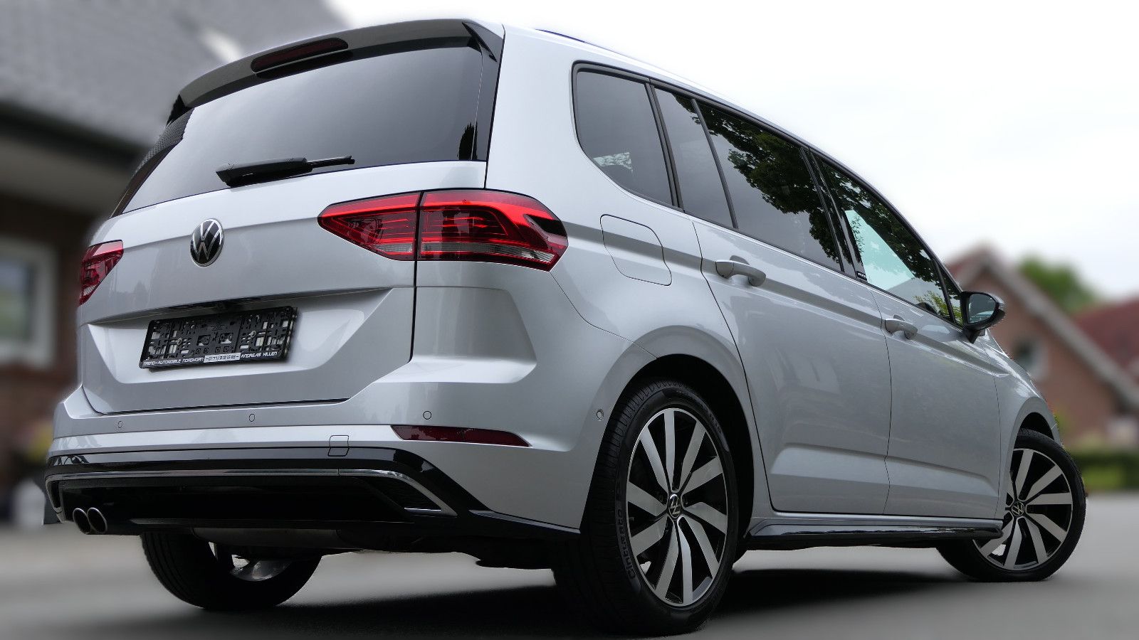 Volkswagen R-LINE+7-SITZ+PAN+DYNAUDIO+NAV+LED-HI+ACC+AHK+RF imagem 3