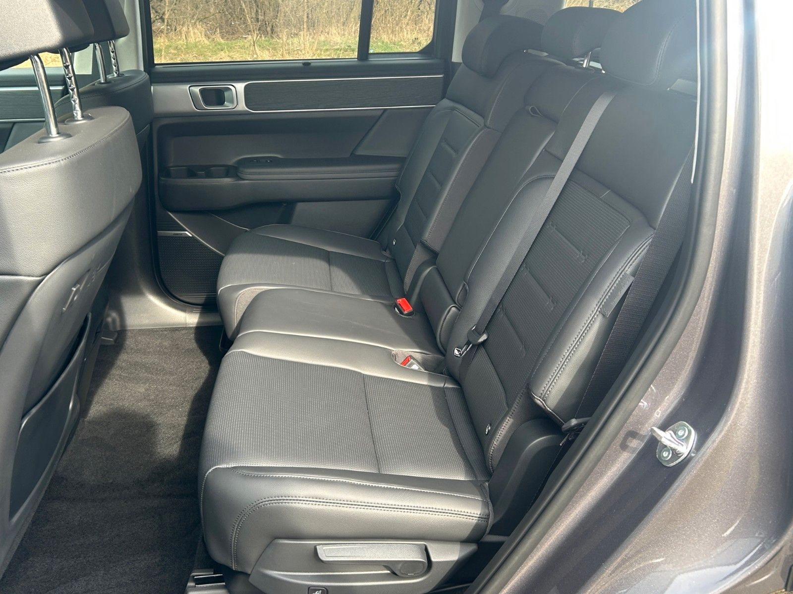 Fahrzeugabbildung Hyundai SANTA FE 1.6 T-GDI HEV Signature *ACC*7Sitz*360°