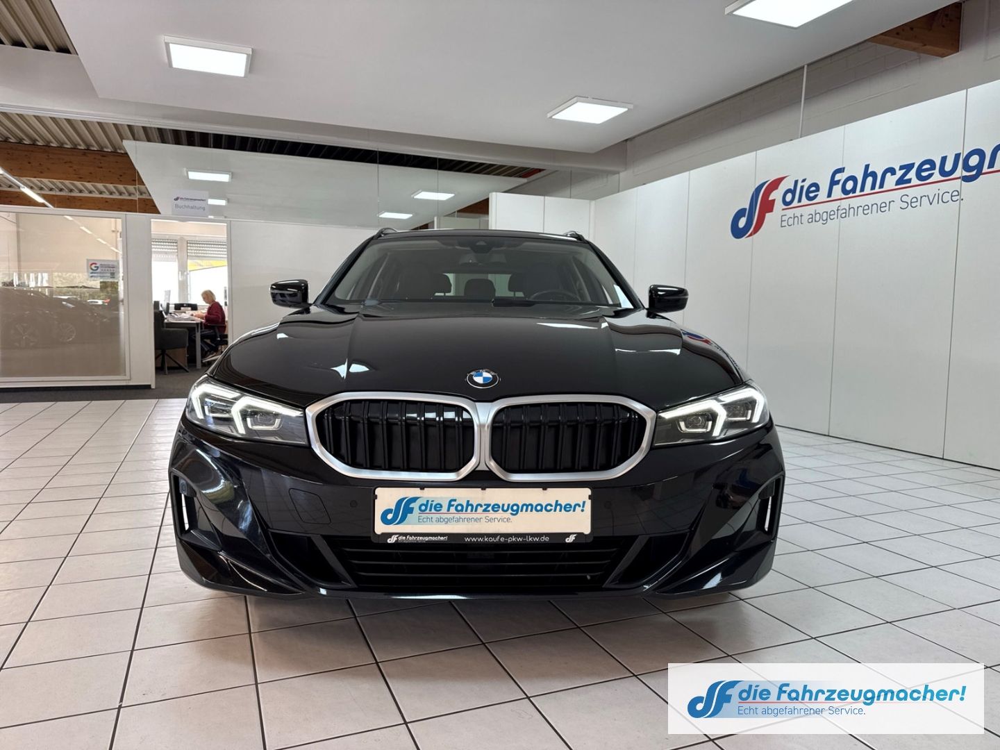 Fahrzeugabbildung BMW 320 d Touring  Navi Digitales Cockpit LED El. He