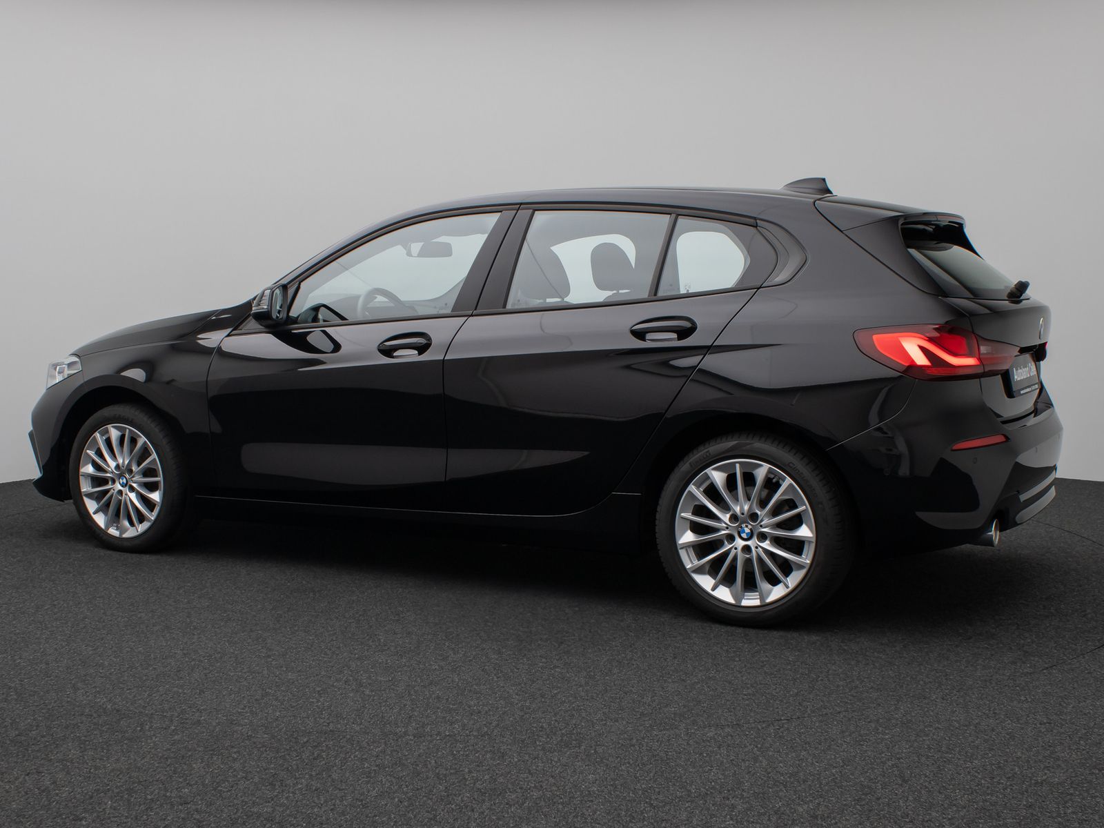 Fahrzeugabbildung BMW 118i Kamera DAB CockPitPro Geschwindigkeitsr LED