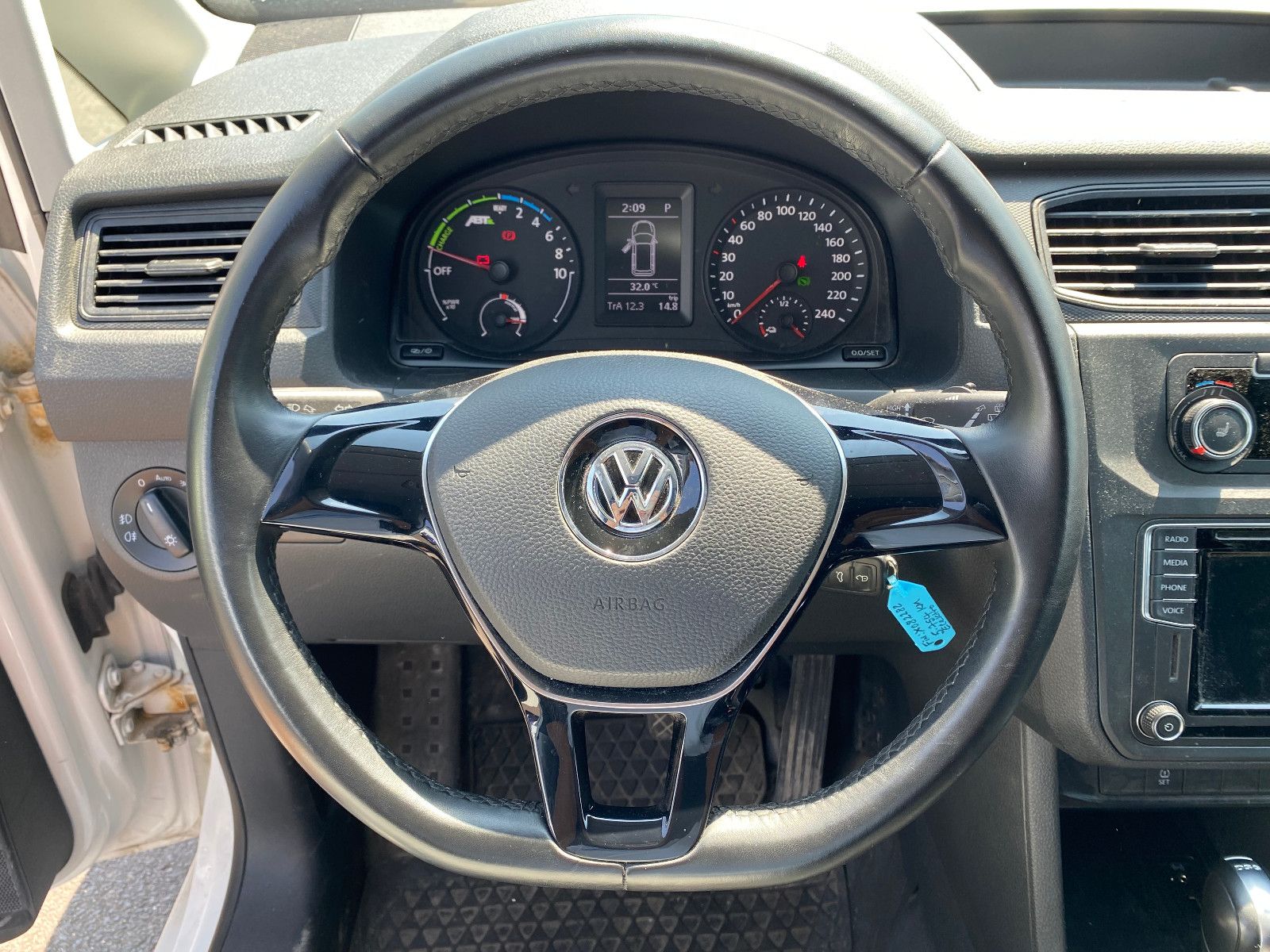 Fahrzeugabbildung Volkswagen Caddy Maxi ABTe Kasten Klima SHZ PDC Bi-Xenon