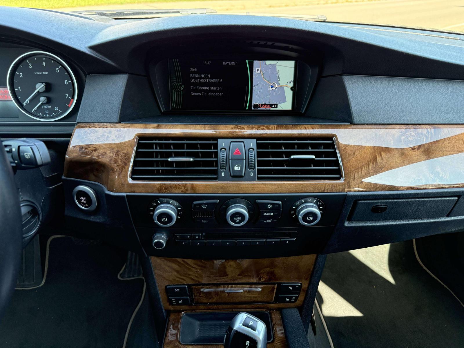 BMW 530i Automatik Touring 272 PS 8-fach