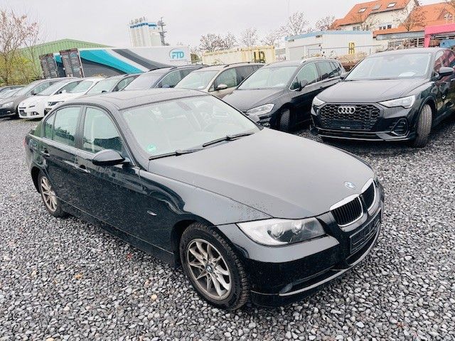 BMW 320i Lim Automatik*Navi*Schiebedach