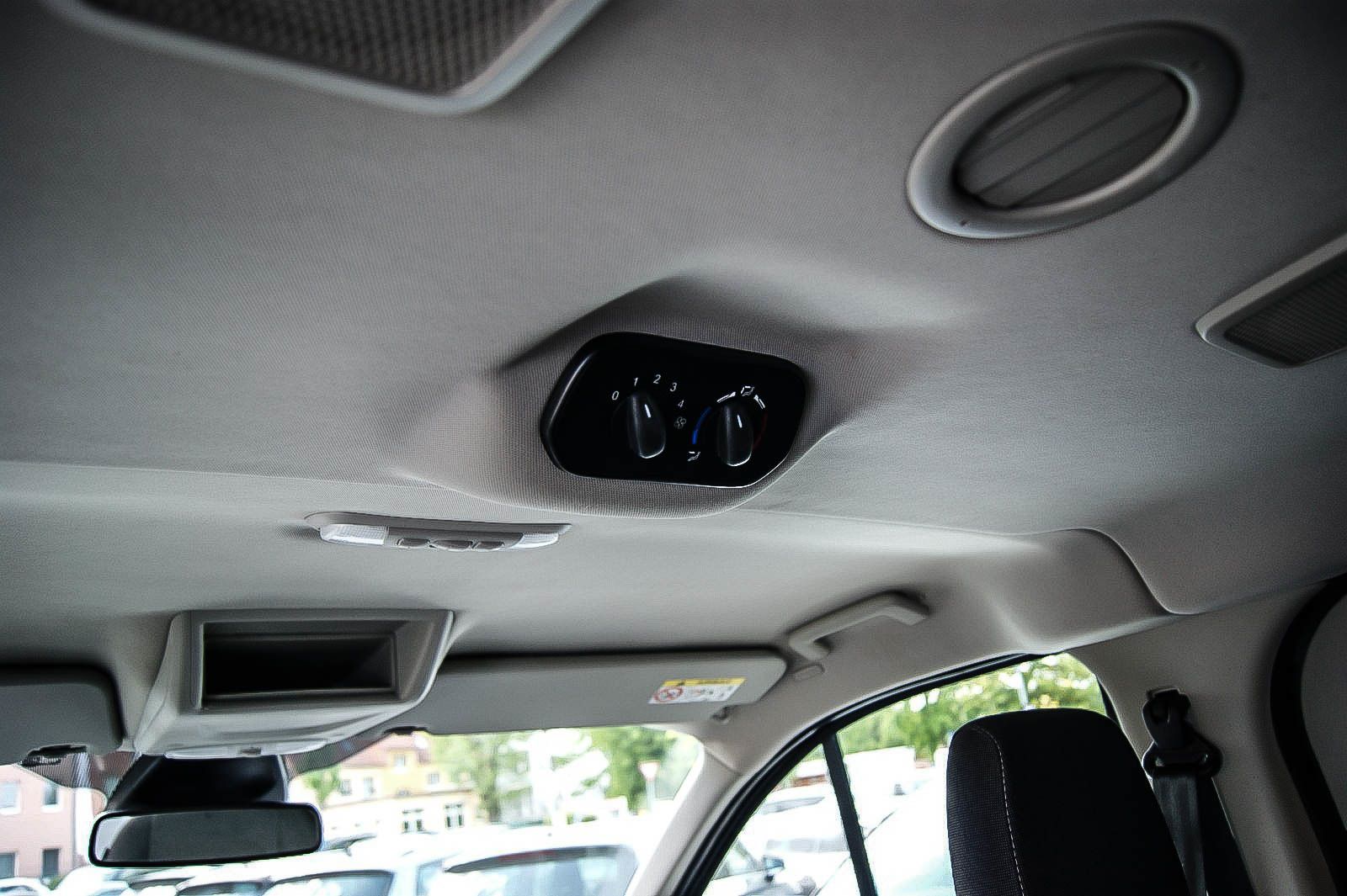 Fahrzeugabbildung Ford Tourneo Custom 2.0TDCi Auto 8-SITZE NAVI 1.HAND